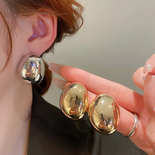 Hollow Oval Stud Earrings for Women Exquiste Metal Smooth Small Earrings OL Style Earrings 2025 new aretes de mujer