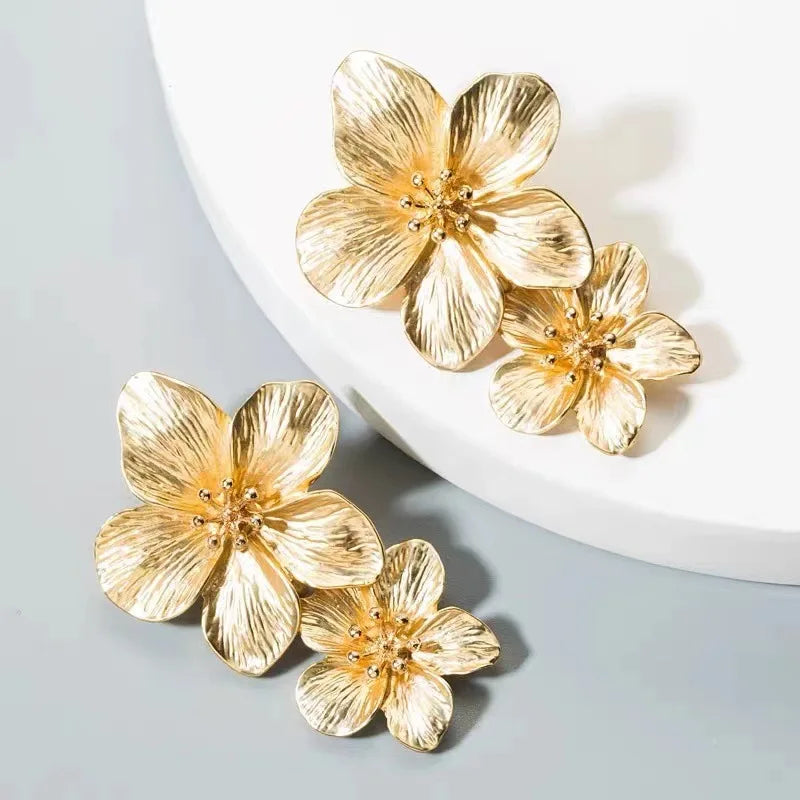 Vintage Metal Flower Stud Earrings for Women Premium Exaggerated Golden New Fashion Party Jewelry Accessories Gifts 2025