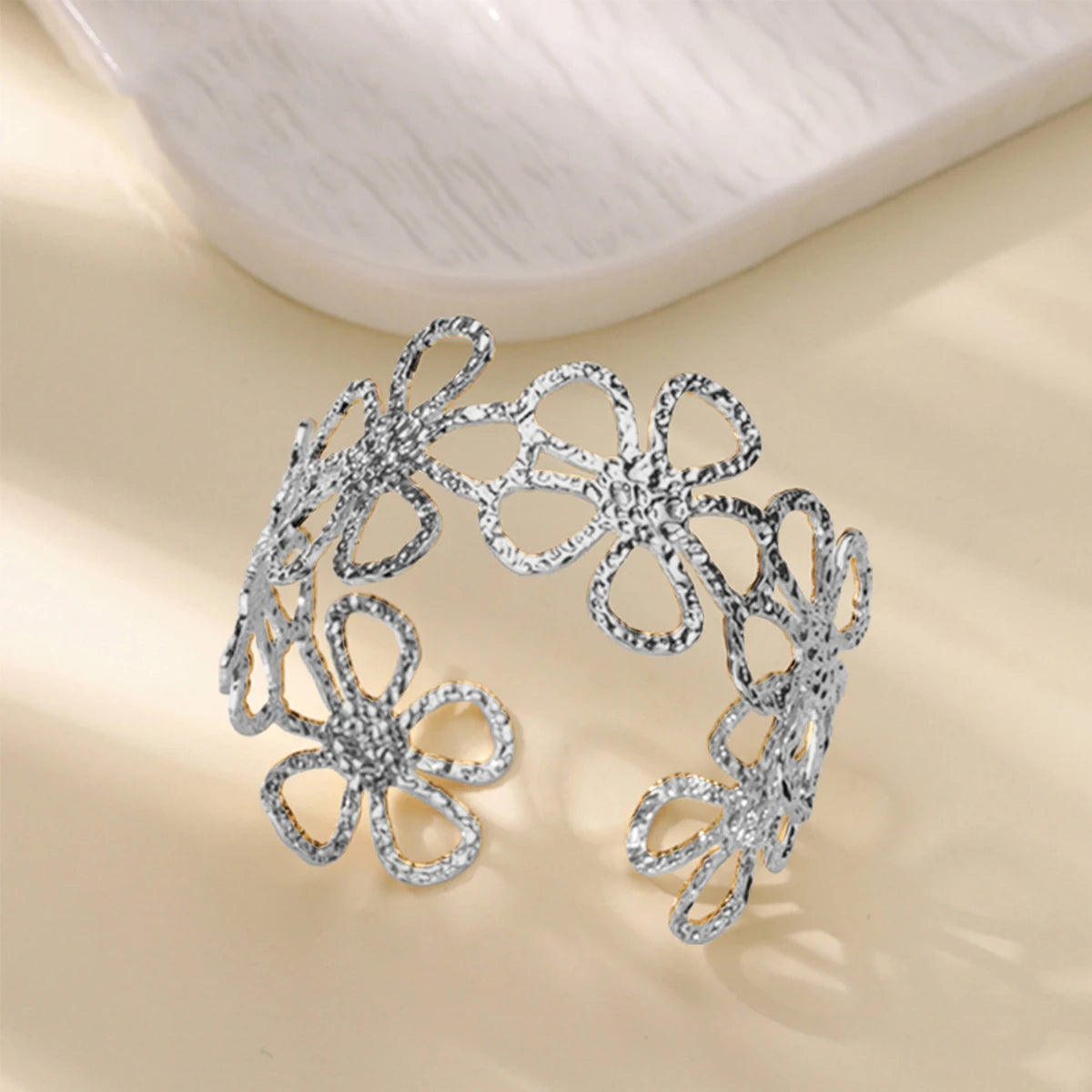 Stainless Steel Shell Bangles for Women Fashion Layered Wave Starfish Cuff Bangle Bracelet Femme Waterproof Jewelry New In