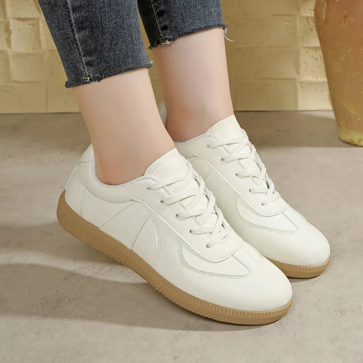 Women's Sporty Casual Shoes Soft Bottom Flat Bottom Retro Dequn Breathable Summer New Style Versatile White Sneakers