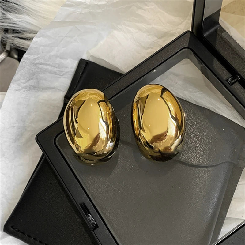 Hollow Oval Stud Earrings for Women Exquiste Metal Smooth Small Earrings OL Style Earrings 2025 new aretes de mujer
