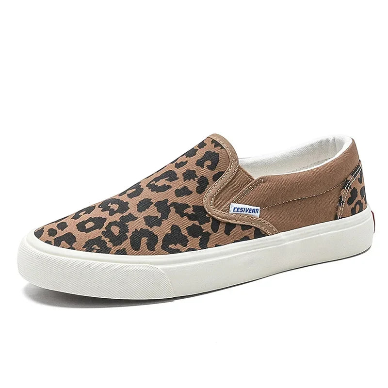 Retro Fashionable Canvas Shoes for Women Student Sports Casual Leopard Print Slip-On Sneakers Comfortable Cotton Lined Shoes
