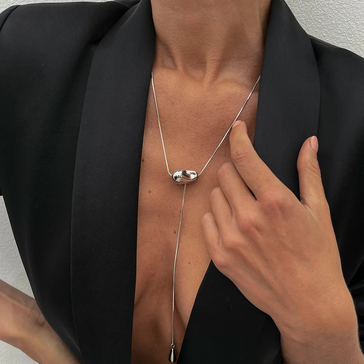 2025 Vintage Metal Simple Water Drop Pendant Necklace for Women 2025 Trendy Long Thin Chain Necklace Aesthetic Y2K Jewelry Gift