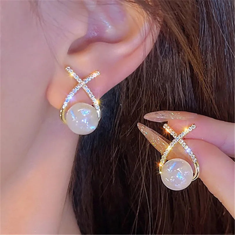 WUKALO 2024 New Elegant Gold Color Heart Pearl Stud Earrings Korean Fashion Jewelry For Woman Girls Accessories Wholesale