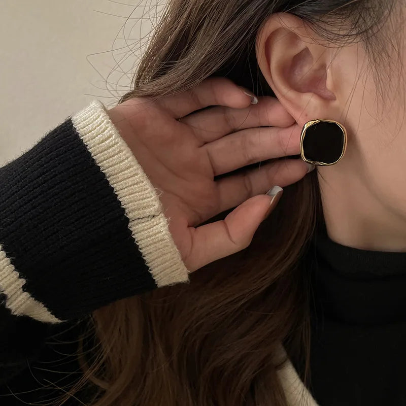 Square Black Color Korean Style Stud Earrings for Women 2025 New Fashion Metal Geometric Temperament Earring  Jewelry Gifts