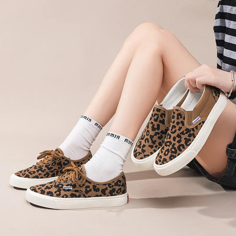 Retro Fashionable Canvas Shoes for Women Student Sports Casual Leopard Print Slip-On Sneakers Comfortable Cotton Lined Shoes