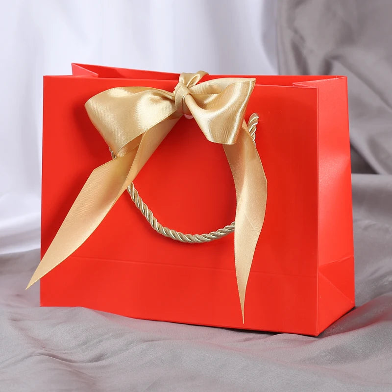 Wholesale Paper Gift Bags with Ribbon Bow Recycled Wedding Shopping Bags with Handles Clothing Cosmetic Jewelry Packaging Bags