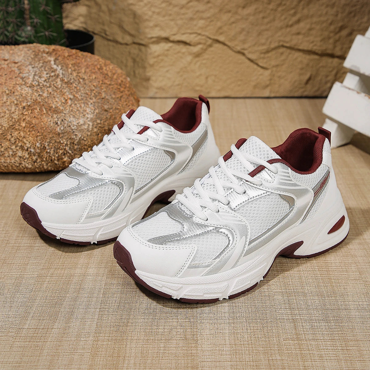 New Running Shoes Men's Breathable Sneakers Summer Light Mesh Air Cushion Women's Sneakers Outdoor Lace-up Training Shoes