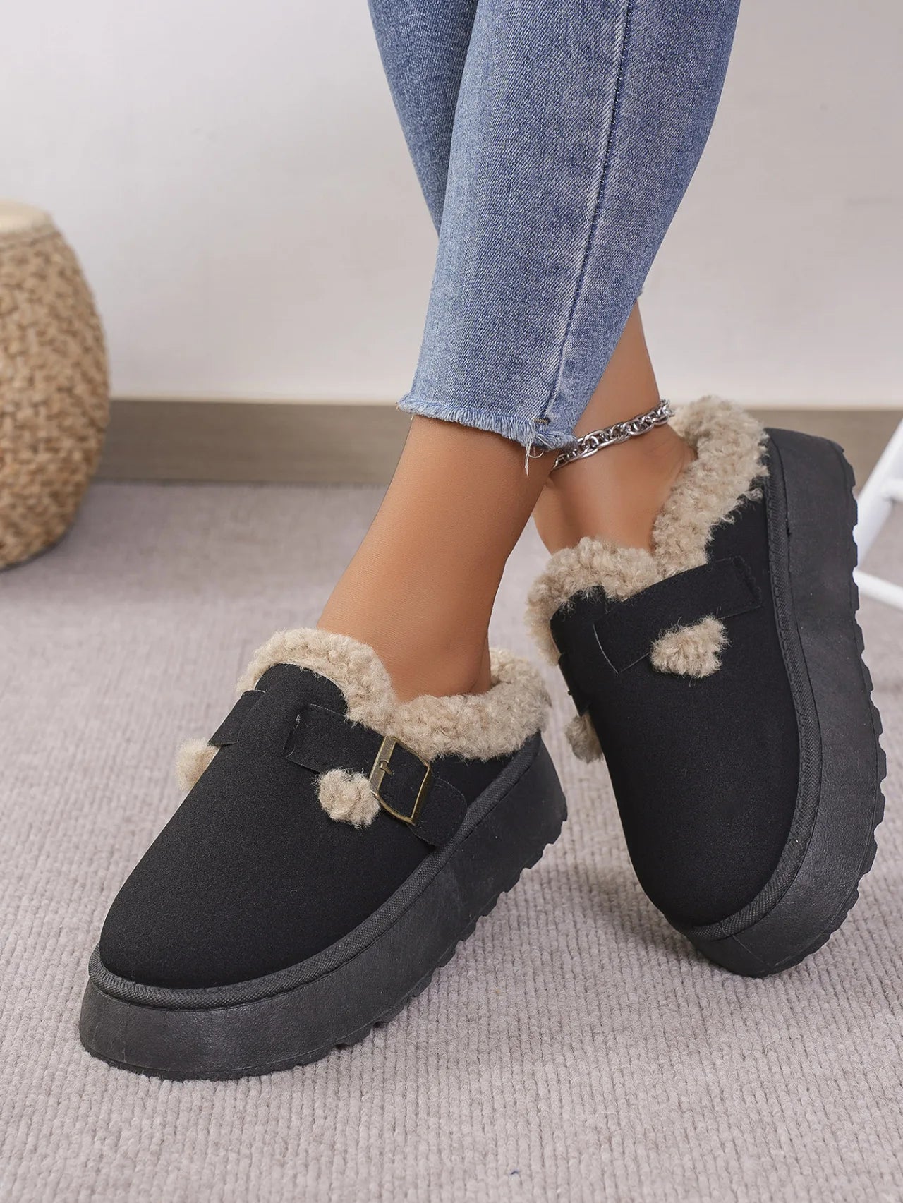 2025 New Plush Buckle Warm Cotton Slippers Winter Thick Sole Thick Snow Boot High Quality Plush Cotton Slippers Zapatos De Mujer