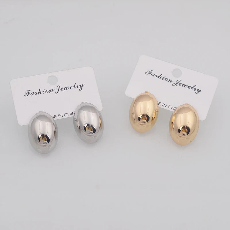 Hollow Oval Stud Earrings for Women Exquiste Metal Smooth Small Earrings OL Style Earrings 2025 new aretes de mujer