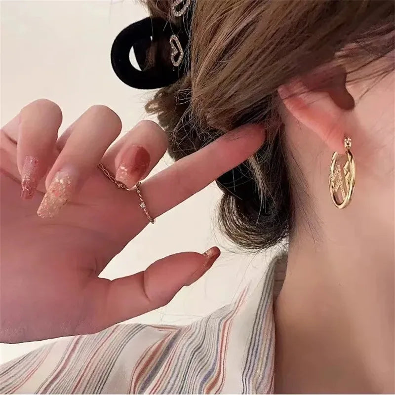 2025 new letter F high-end ear ring, light luxury niche design temperament personalized earrings, jewelry ear buckle gift