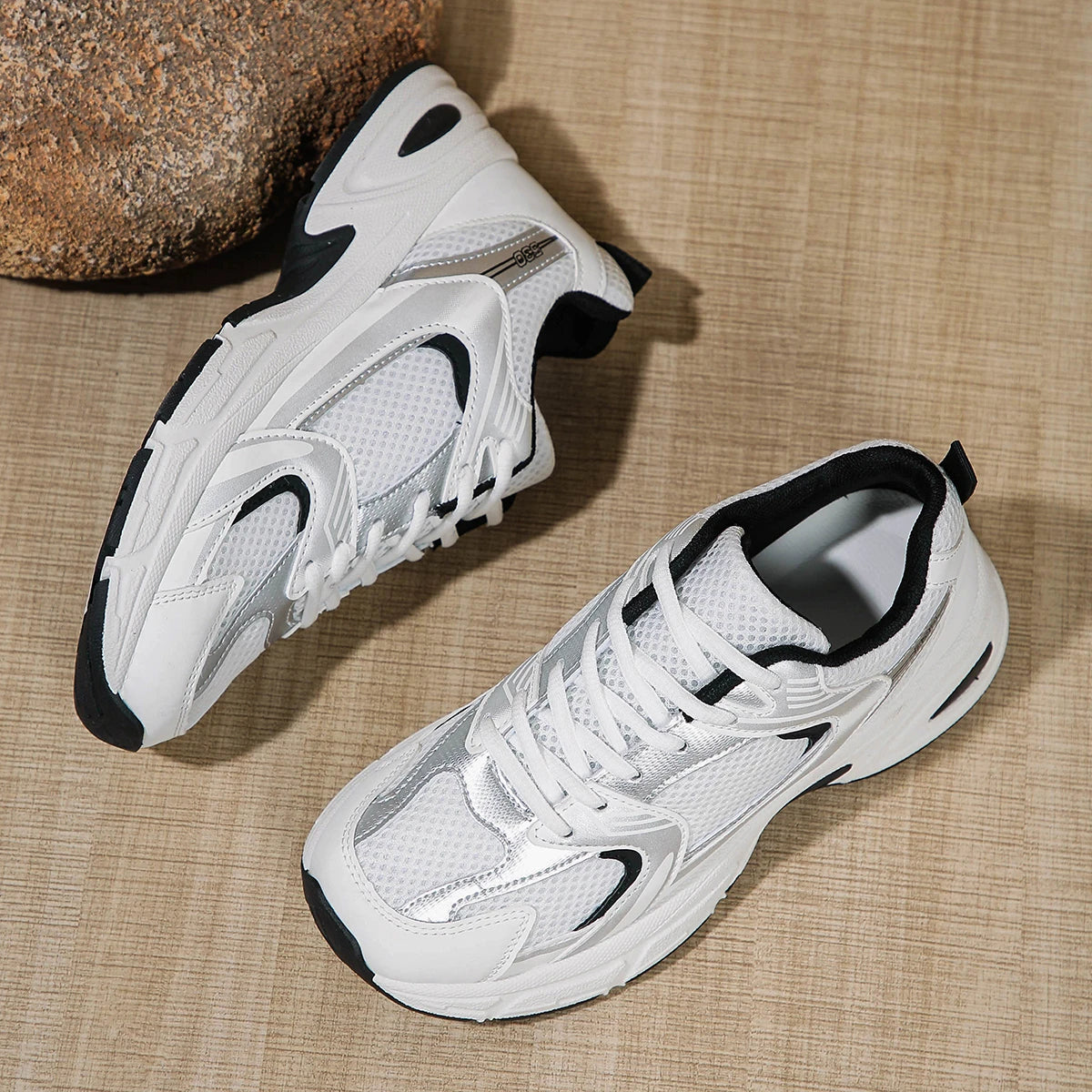 New Running Shoes Men's Breathable Sneakers Summer Light Mesh Air Cushion Women's Sneakers Outdoor Lace-up Training Shoes