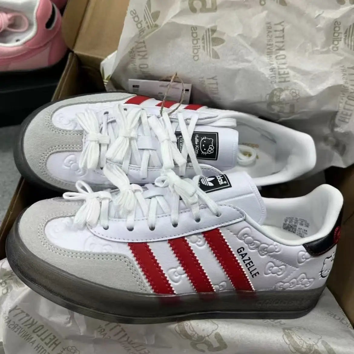 Original Hello Kitty Sneakers Cute Retro Low Cut Printed Flat Shoes Cartoon Student Fashion Color Blocked Striped Casual Shoes