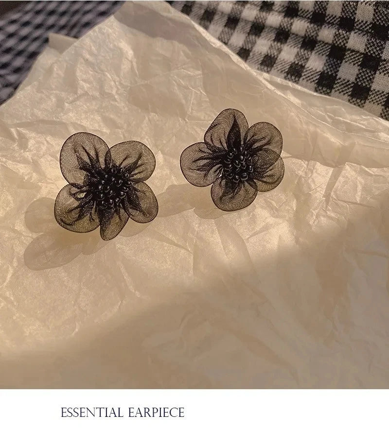 Elegant Black Lace Flower Stud 2025 Fashin Earrings for Women Girls Summer Style Party Wedding Exaggerated Black Earrings Gift
