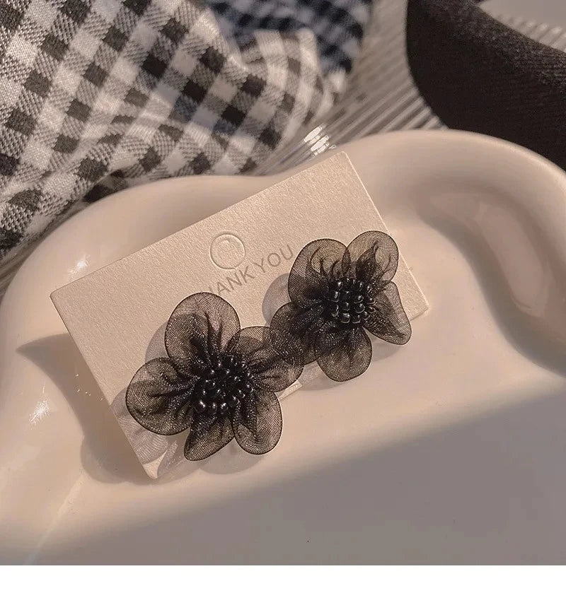 Elegant Black Lace Flower Stud 2025 Fashin Earrings for Women Girls Summer Style Party Wedding Exaggerated Black Earrings Gift