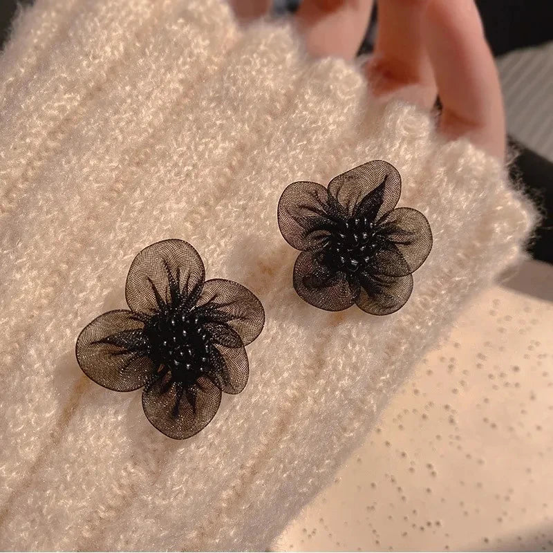 Elegant Black Lace Flower Stud 2025 Fashin Earrings for Women Girls Summer Style Party Wedding Exaggerated Black Earrings Gift