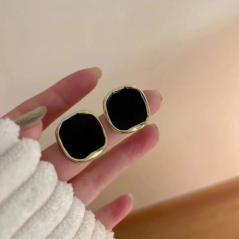 Square Black Color Korean Style Stud Earrings for Women 2025 New Fashion Metal Geometric Temperament Earring  Jewelry Gifts