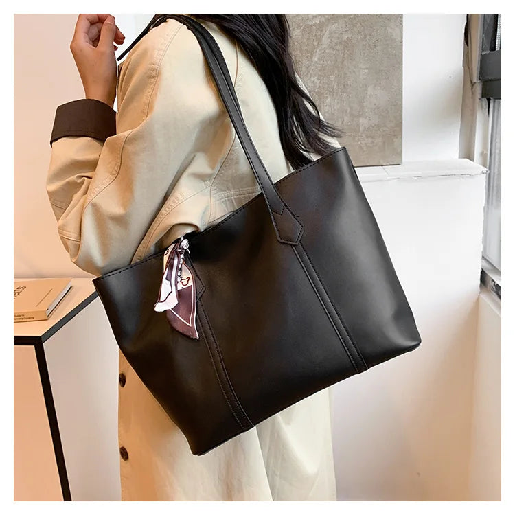 Women's Bag New Summer Black Handbag Large Capacity Shoulder Bag Niche Commuter Woman Bag Tote Bags Women Handbags bolsa