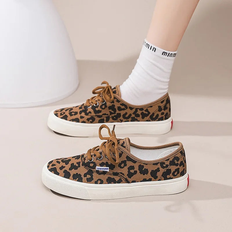 Retro Fashionable Canvas Shoes for Women Student Sports Casual Leopard Print Slip-On Sneakers Comfortable Cotton Lined Shoes