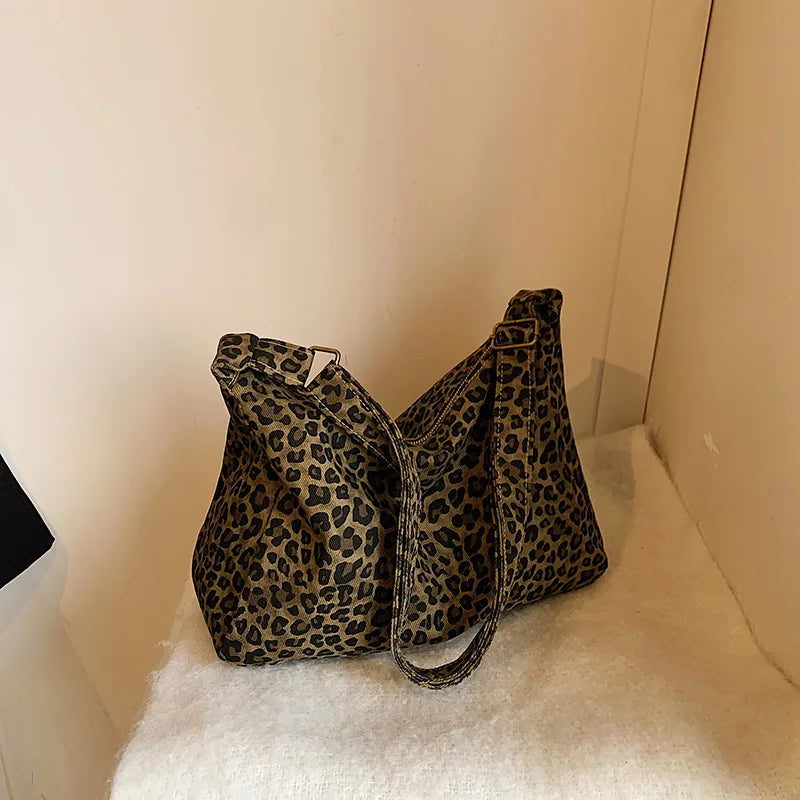Trendy Casual Soft Textile Women's Shoulder Bag Large Capacity Leopard Print Female Retro Crossbody Bag For Commute Outings