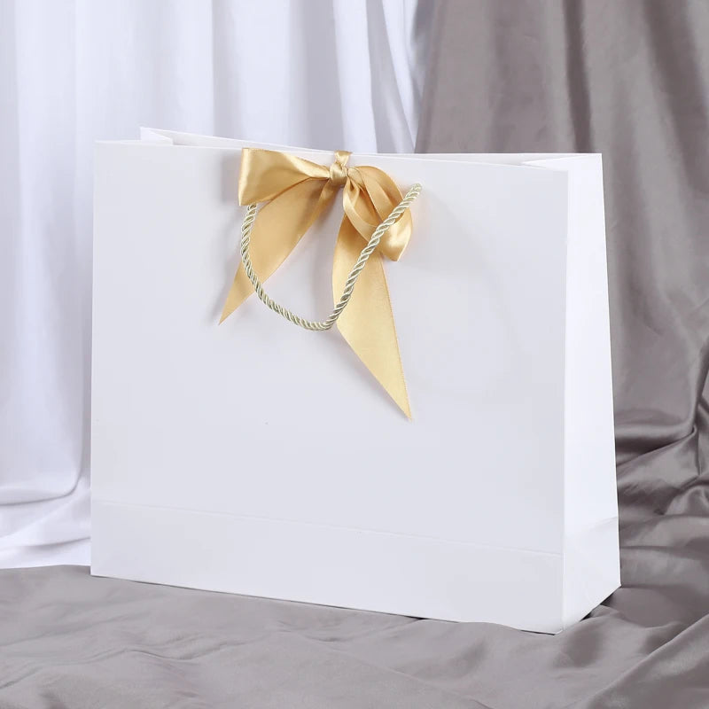 Wholesale Paper Gift Bags with Ribbon Bow Recycled Wedding Shopping Bags with Handles Clothing Cosmetic Jewelry Packaging Bags