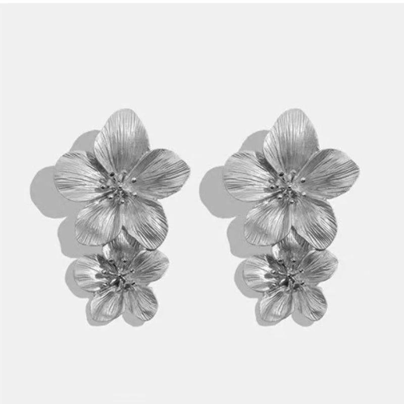 Vintage Metal Flower Stud Earrings for Women Premium Exaggerated Golden New Fashion Party Jewelry Accessories Gifts 2025