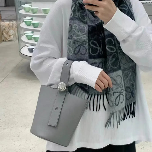 New 2025 Pure Color High-End Bucket Bag Leather Handheld Crossbody Commuter Shoulder Bag Neutral Minimalist Style Soft Shape