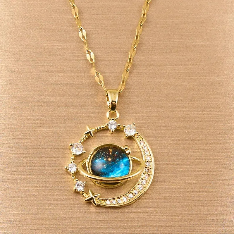 2025 New Shining Rhinestone Unique Design Sun Star Moon Three in One Pendant Necklace Retro Womens Daily Versatile Party Jewelry