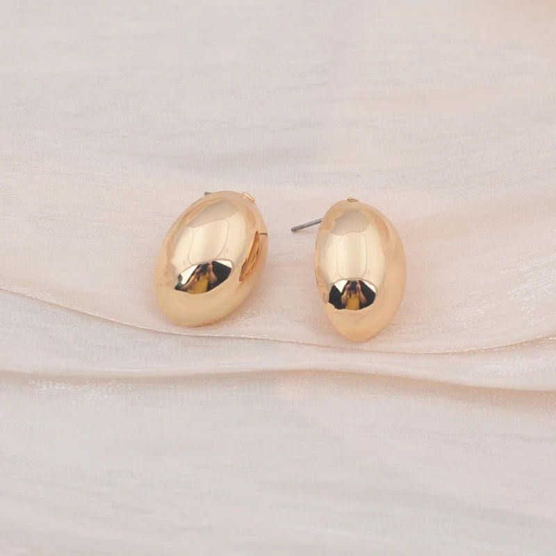 Hollow Oval Stud Earrings for Women Exquiste Metal Smooth Small Earrings OL Style Earrings 2025 new aretes de mujer