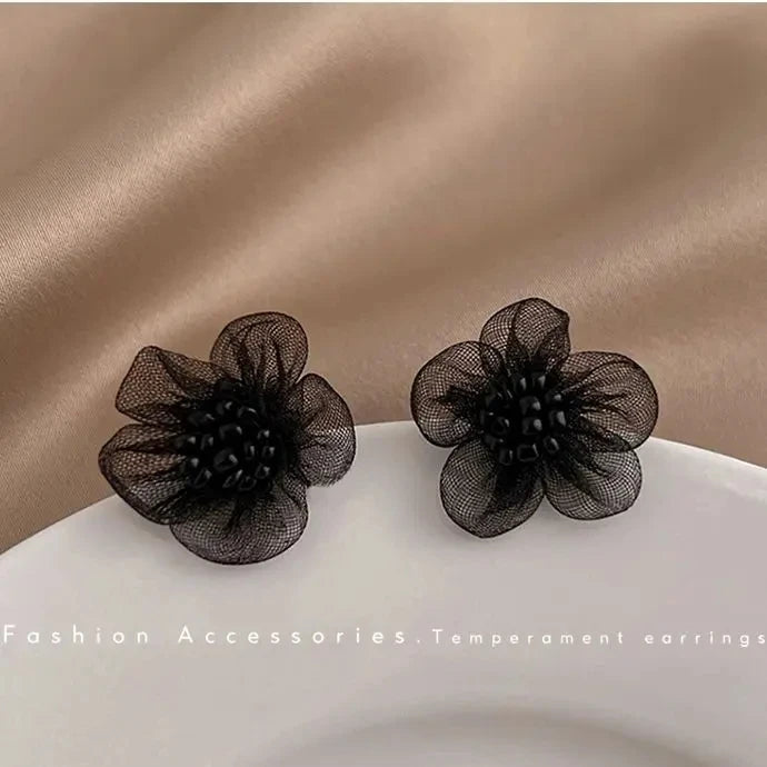 Elegant Black Lace Flower Stud 2025 Fashin Earrings for Women Girls Summer Style Party Wedding Exaggerated Black Earrings Gift