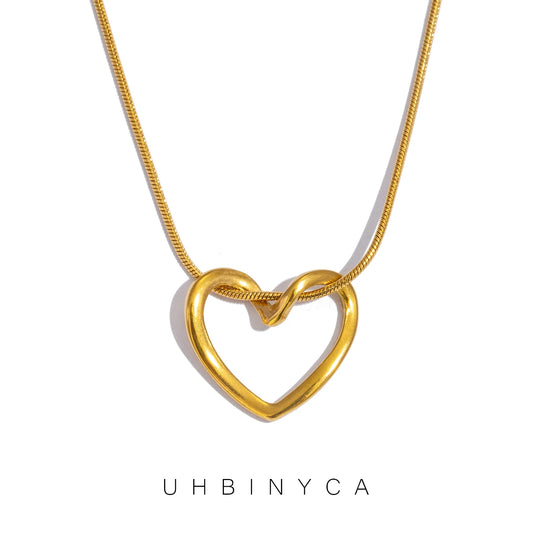 Dainty Gold Color Heat Love Pendant Collar Necklace Stainless Steel Exquisite Fashion Jewelry Best Gift for Her 2024