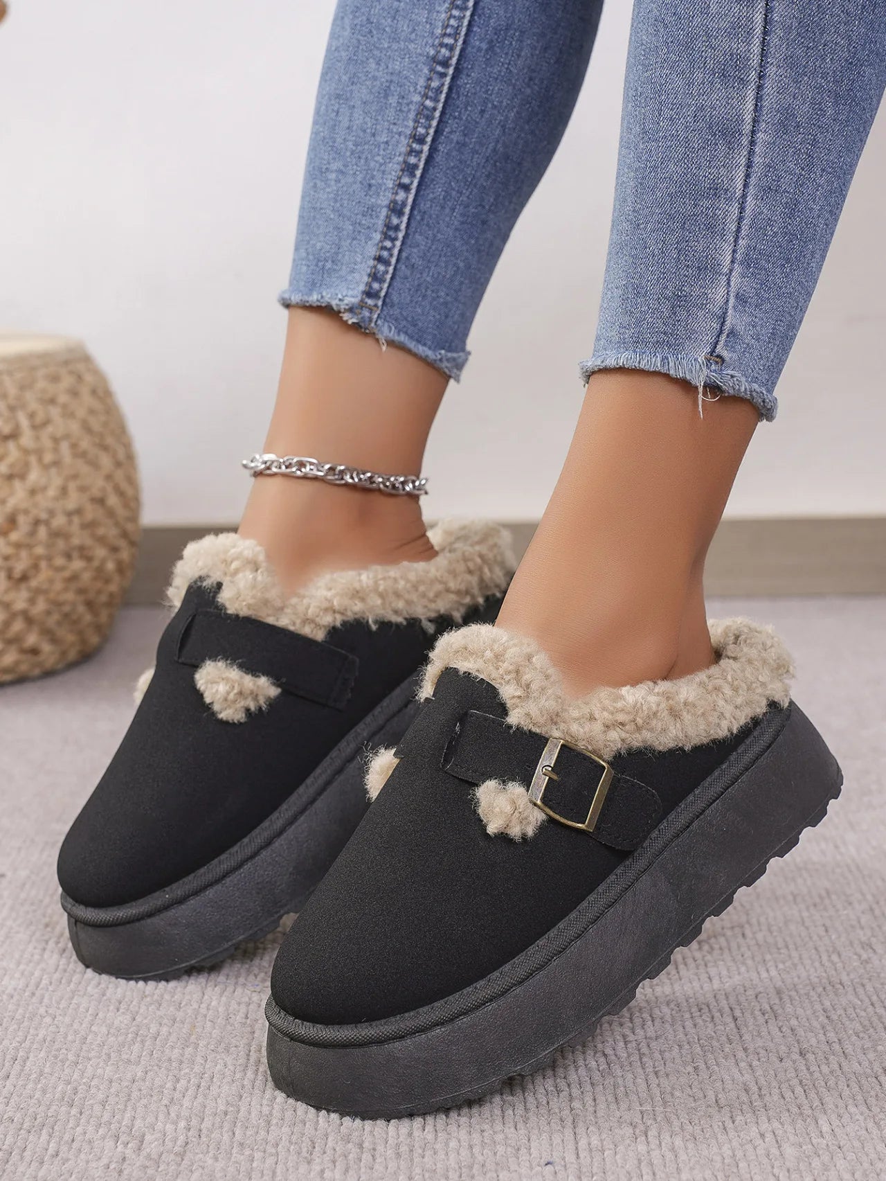 2025 New Plush Buckle Warm Cotton Slippers Winter Thick Sole Thick Snow Boot High Quality Plush Cotton Slippers Zapatos De Mujer