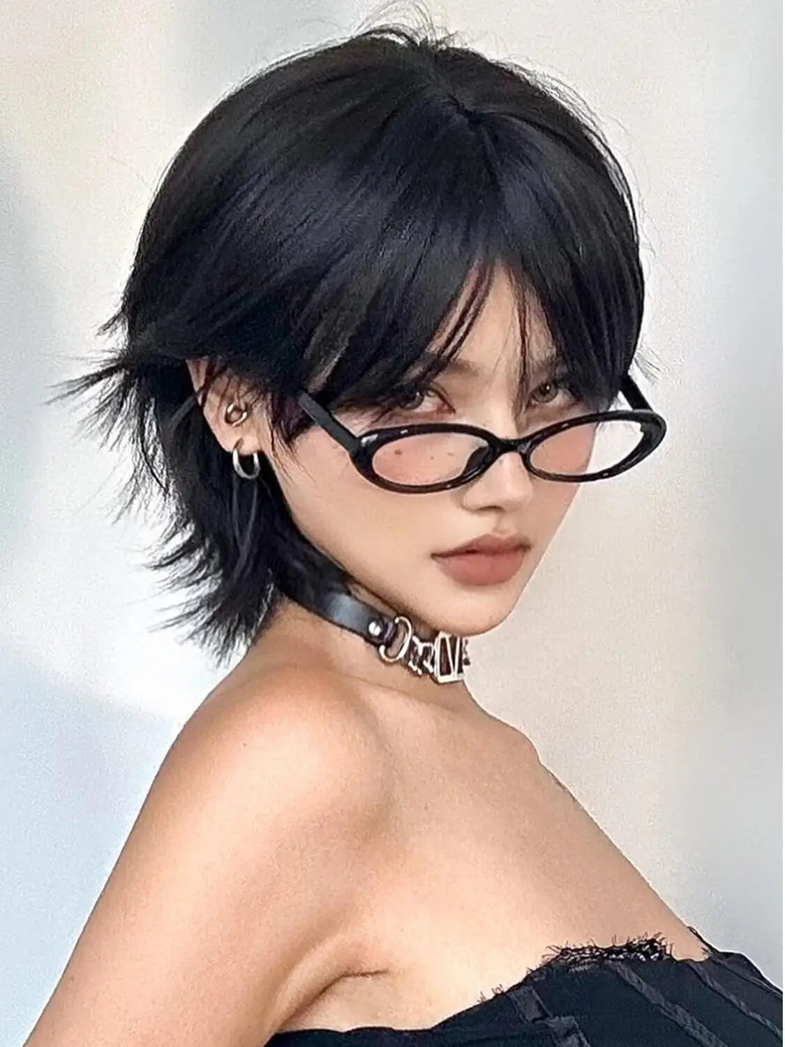 12 inch short salmon head wig with bangs, women's short straight black synthetic wig, party daily use elf cut short wig