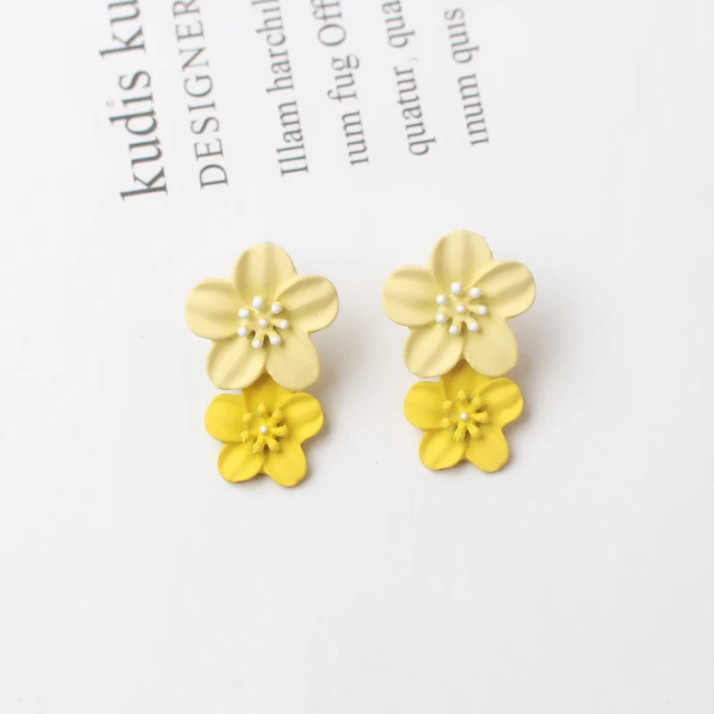 Simple Coffee Flower Drop Dangle Earrings for Women New Korean Fashion Jewelry Wedding Party Girl Elegant Jewelry Accessories