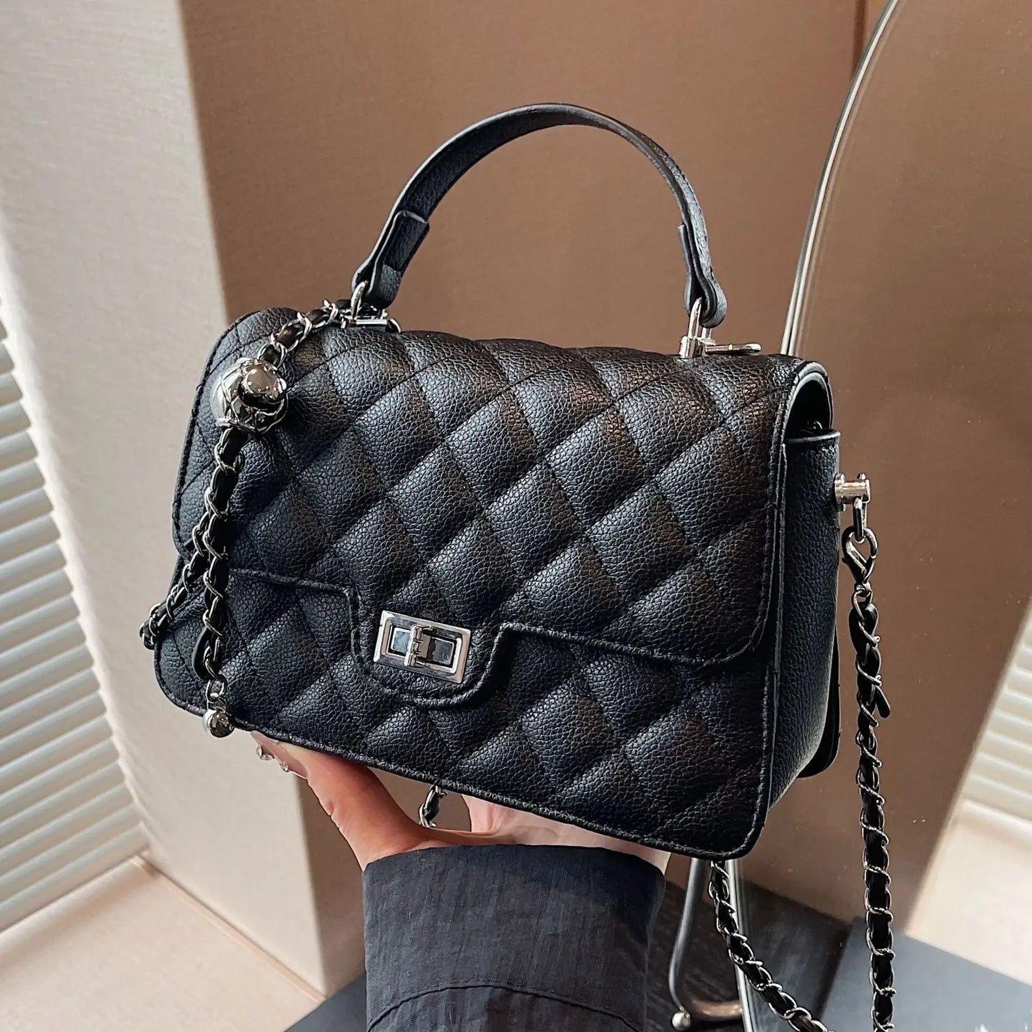 Small Square Lattice Chain Crossbody Bag Women's Shoulder Handbag Simple Handheld Underarm Bag Hot Sale Of The Season New Versat