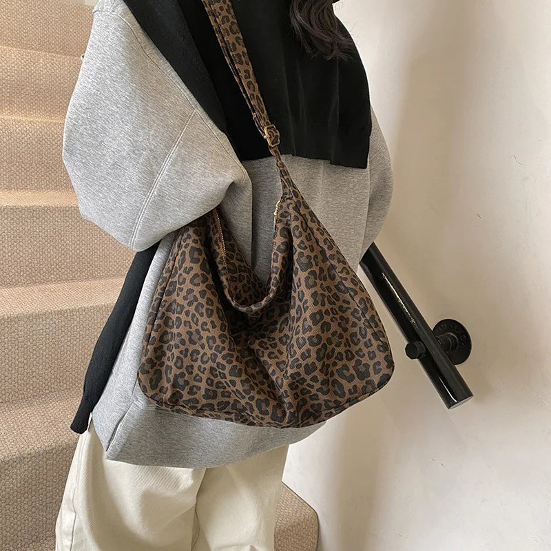 Trendy Casual Soft Textile Women's Shoulder Bag Large Capacity Leopard Print Female Retro Crossbody Bag For Commute Outings