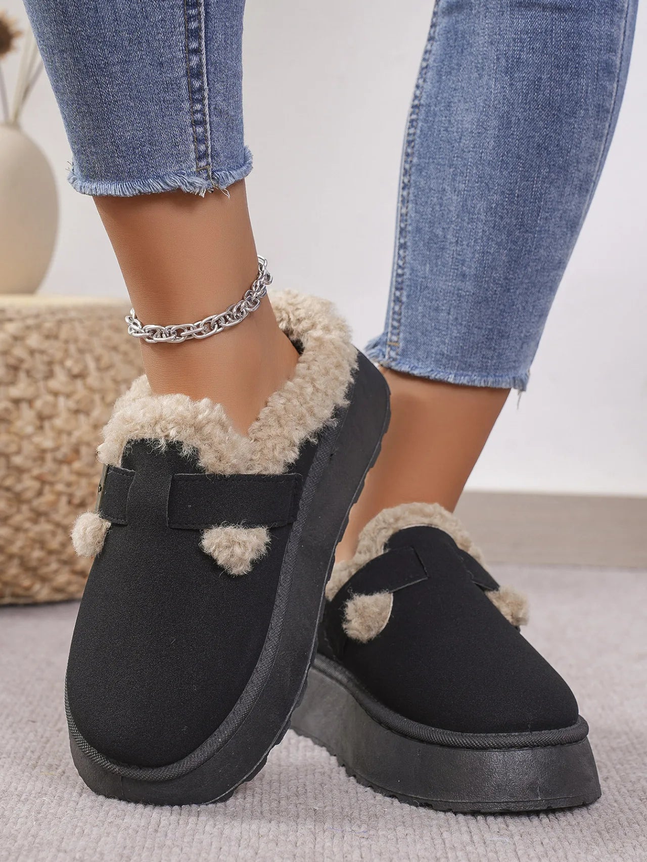 2025 New Plush Buckle Warm Cotton Slippers Winter Thick Sole Thick Snow Boot High Quality Plush Cotton Slippers Zapatos De Mujer