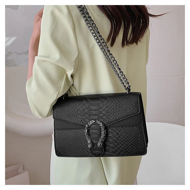 Retro Style Fashion Chain Shoulder Bag for Women Snake Pattern Crossbody Small Square Bag Trendy Accessory