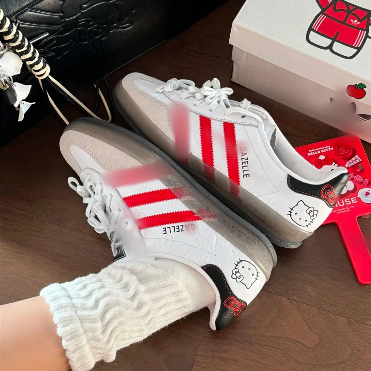 Original Hello Kitty Sneakers Cute Retro Low Cut Printed Flat Shoes Cartoon Student Fashion Color Blocked Striped Casual Shoes