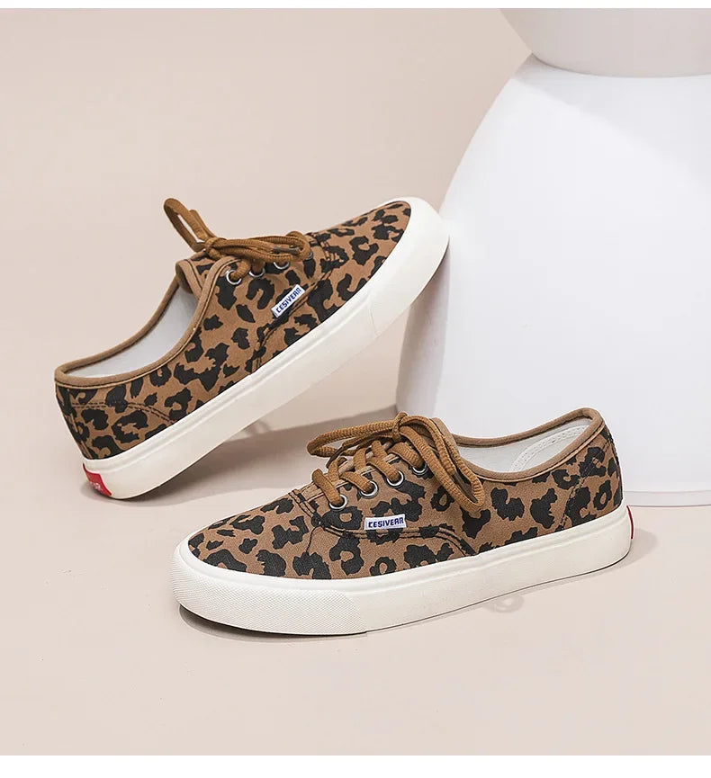 Retro Fashionable Canvas Shoes for Women Student Sports Casual Leopard Print Slip-On Sneakers Comfortable Cotton Lined Shoes