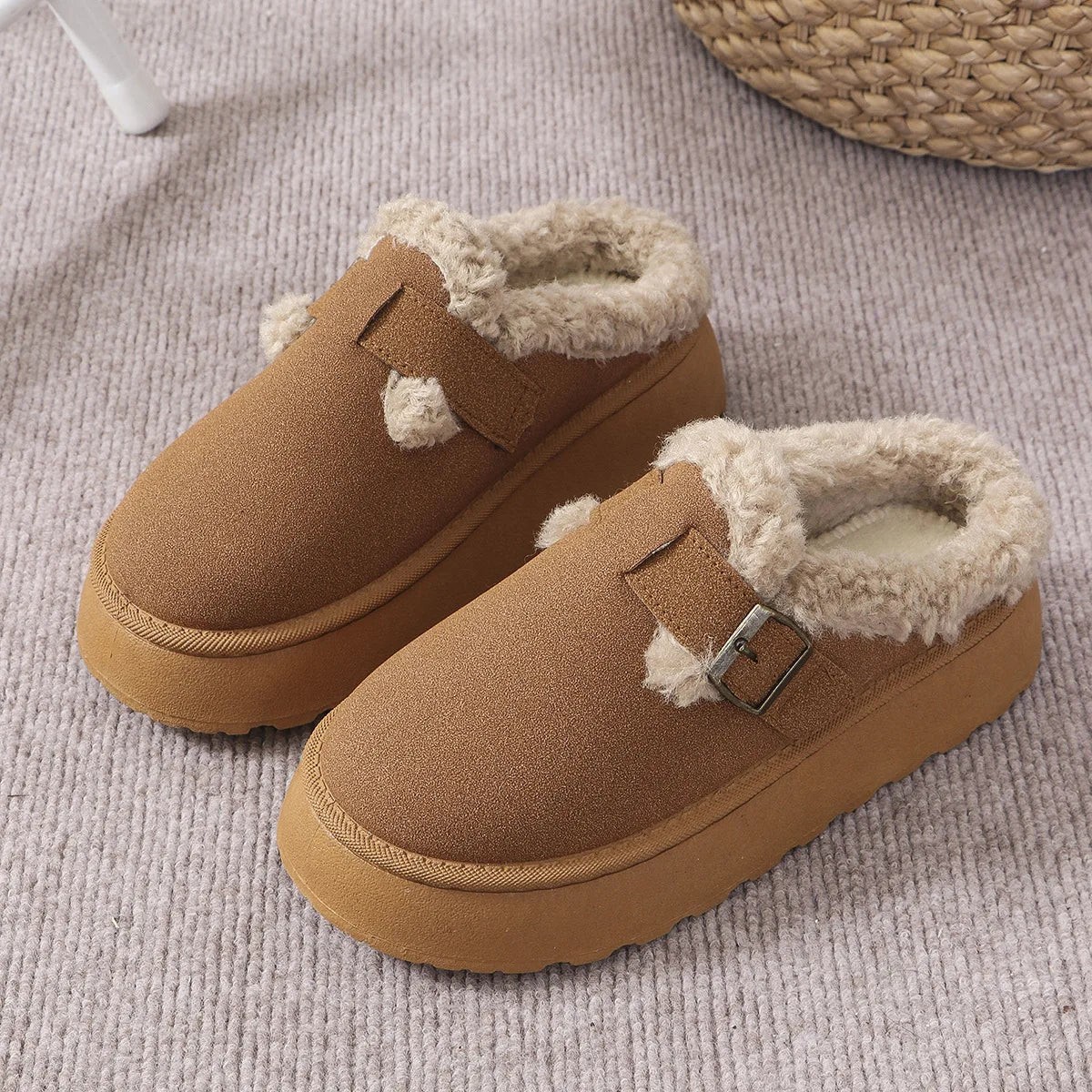 2025 New Plush Buckle Warm Cotton Slippers Winter Thick Sole Thick Snow Boot High Quality Plush Cotton Slippers Zapatos De Mujer