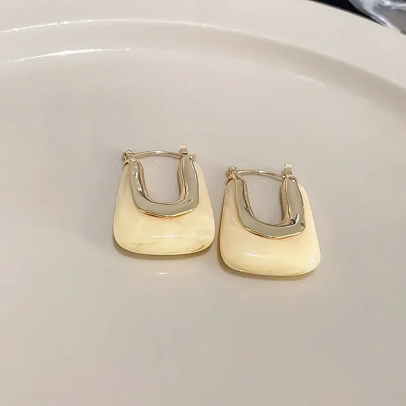 Green Vintage U Shaped Resin Earrings for Women Girls Geometric Irregular Stud Earrings 2025 New Trendy Party Ear Jewelry Gift