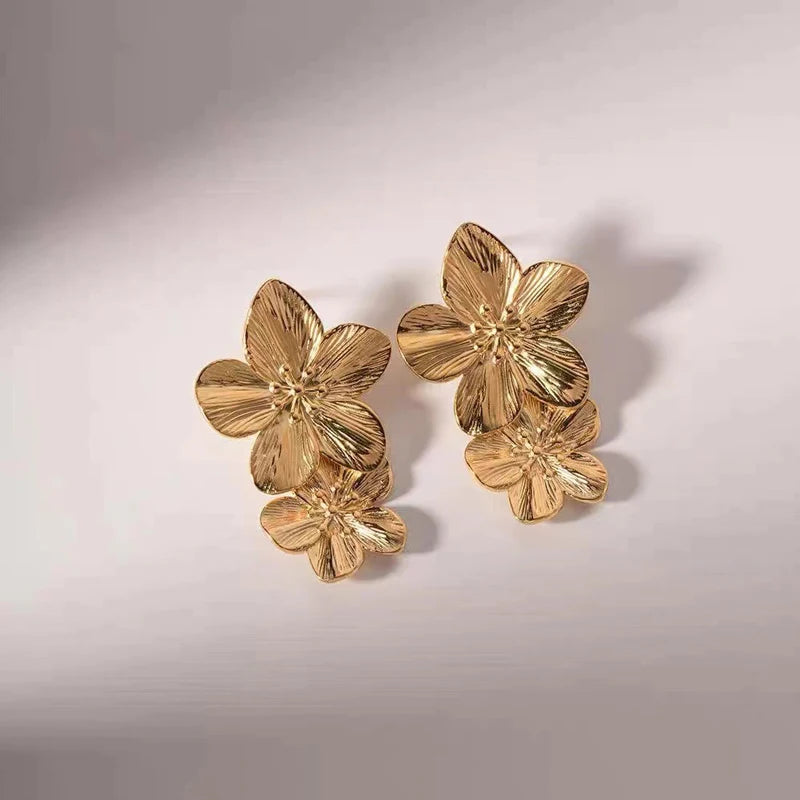 Vintage Metal Flower Stud Earrings for Women Premium Exaggerated Golden New Fashion Party Jewelry Accessories Gifts 2025