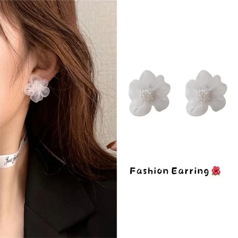 Elegant Black Lace Flower Stud 2025 Fashin Earrings for Women Girls Summer Style Party Wedding Exaggerated Black Earrings Gift