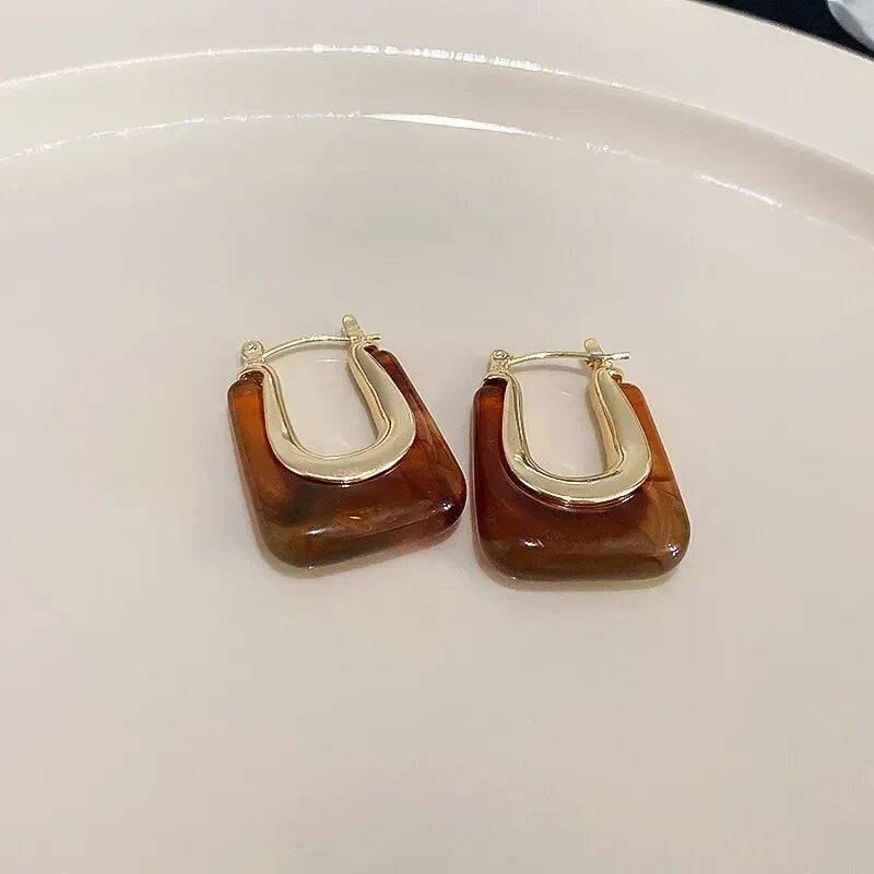 Green Vintage U Shaped Resin Earrings for Women Girls Geometric Irregular Stud Earrings 2025 New Trendy Party Ear Jewelry Gift