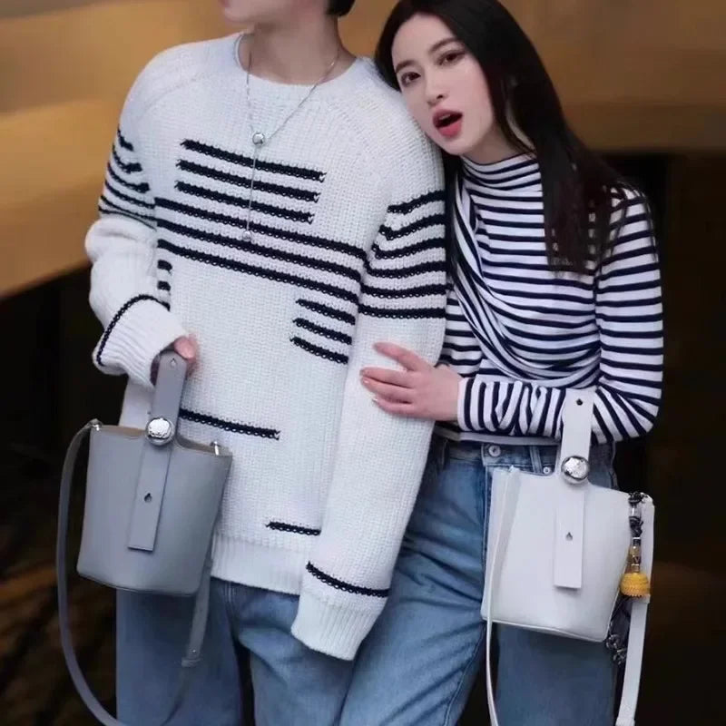 New 2025 Pure Color High-End Bucket Bag Leather Handheld Crossbody Commuter Shoulder Bag Neutral Minimalist Style Soft Shape