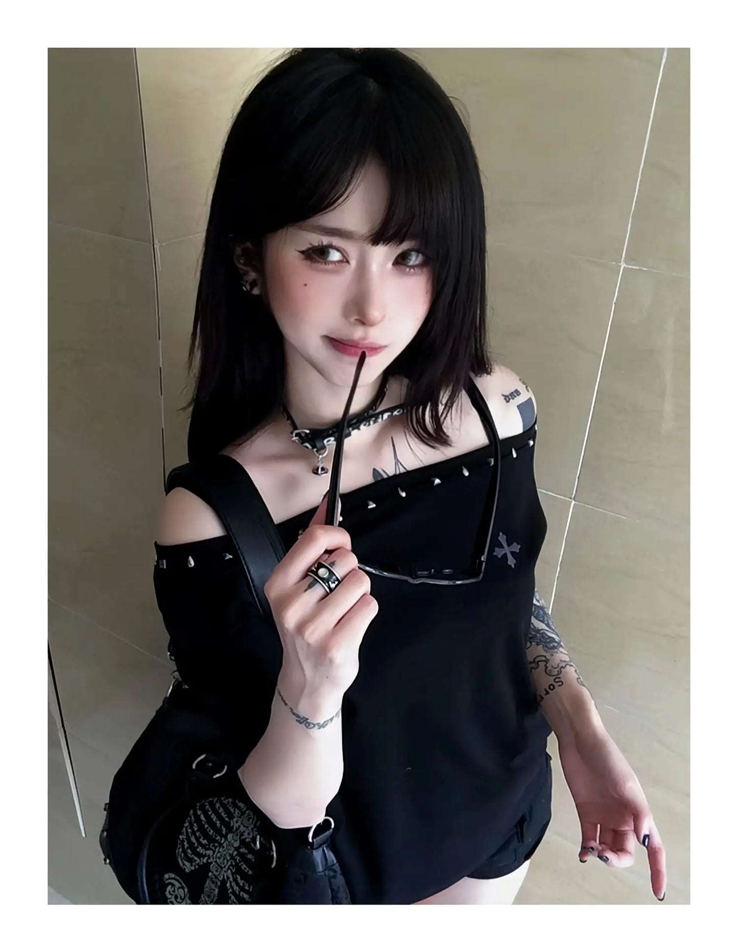 Seeslim Black Off Shoulder Cross Women's T-shirt Short Sleeve 2000s Clothes Y2k Summer Tops Tees Female Clothing Chic Vintage