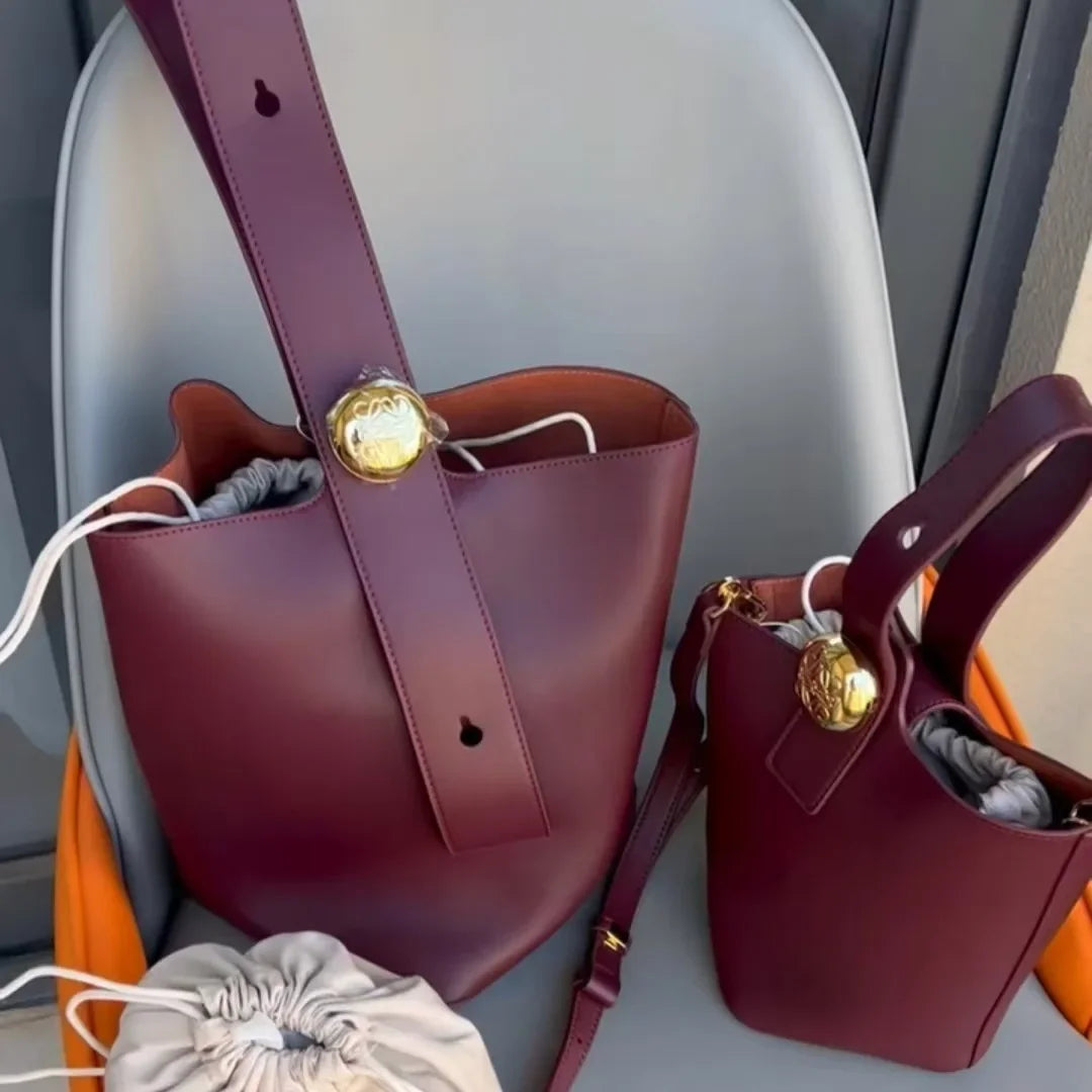 New 2025 Pure Color High-End Bucket Bag Leather Handheld Crossbody Commuter Shoulder Bag Neutral Minimalist Style Soft Shape