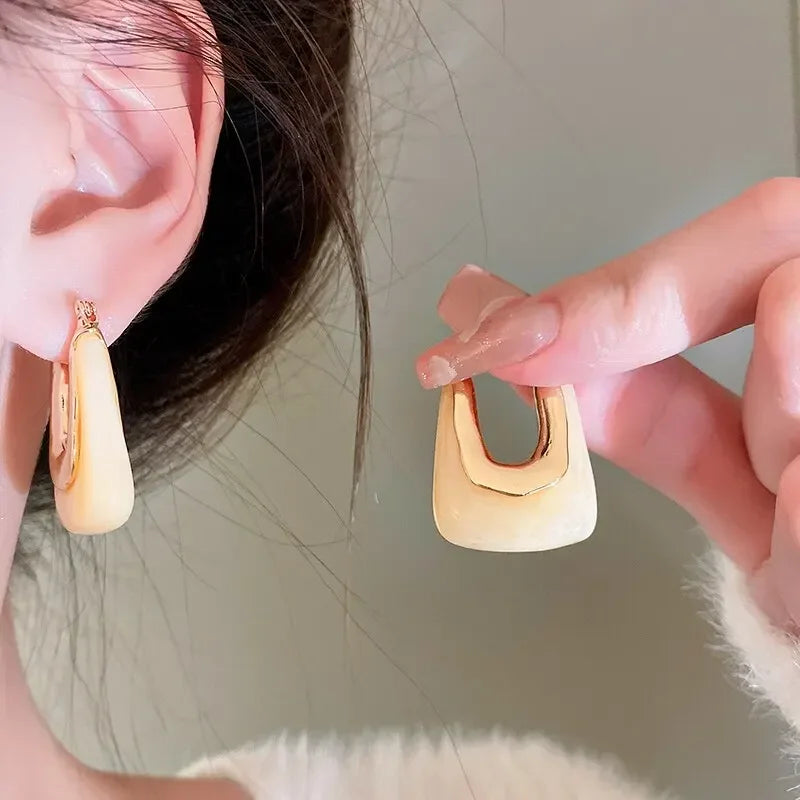 Green Vintage U Shaped Resin Earrings for Women Girls Geometric Irregular Stud Earrings 2025 New Trendy Party Ear Jewelry Gift