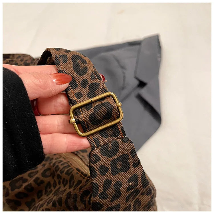 Trendy Casual Soft Textile Women's Shoulder Bag Large Capacity Leopard Print Female Retro Crossbody Bag For Commute Outings